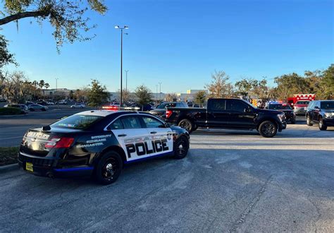 Man killed and a woman injured in a ‘targeted’ afternoon shooting at a Florida shopping mall